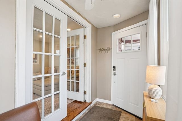 16 Middlesex St 5, Chelmsford, MA 01863