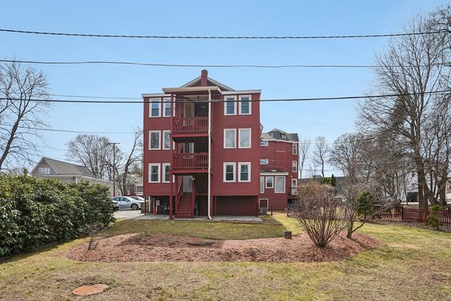 16 Middlesex St 5, Chelmsford, MA 01863