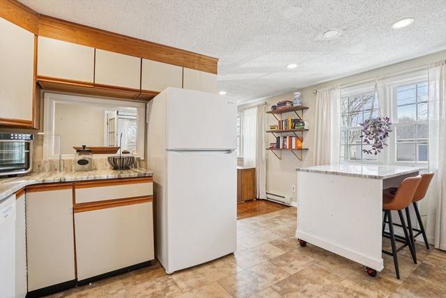 16 Middlesex St 5, Chelmsford, MA 01863