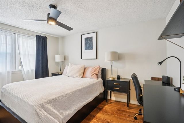 16 Middlesex St 5, Chelmsford, MA 01863