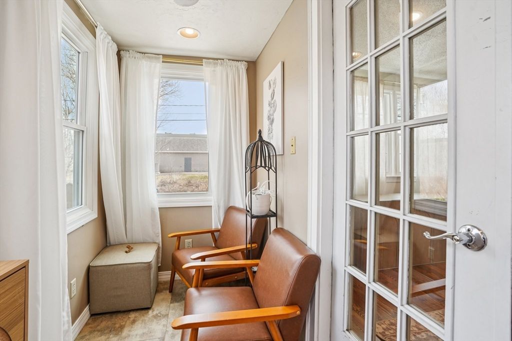 16 Middlesex St 5, Chelmsford, MA 01863