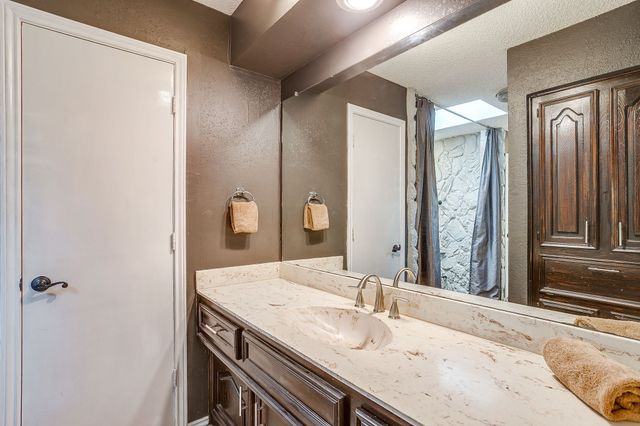 1026 Hazelwood Drive, Mansfield, TX 76063