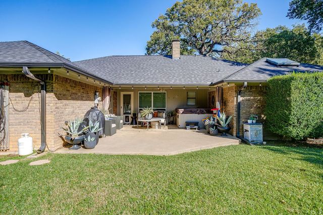 1026 Hazelwood Drive, Mansfield, TX 76063