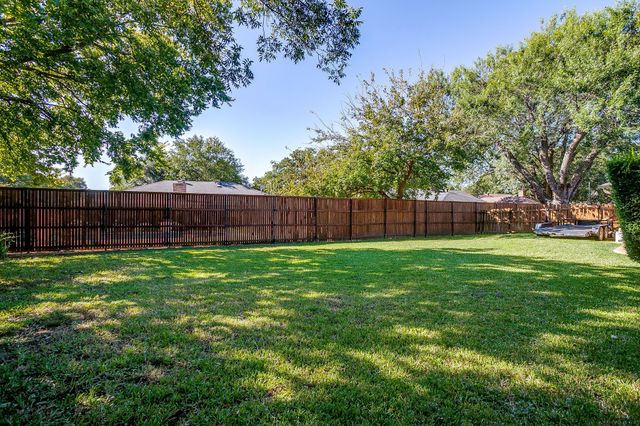 1026 Hazelwood Drive, Mansfield, TX 76063