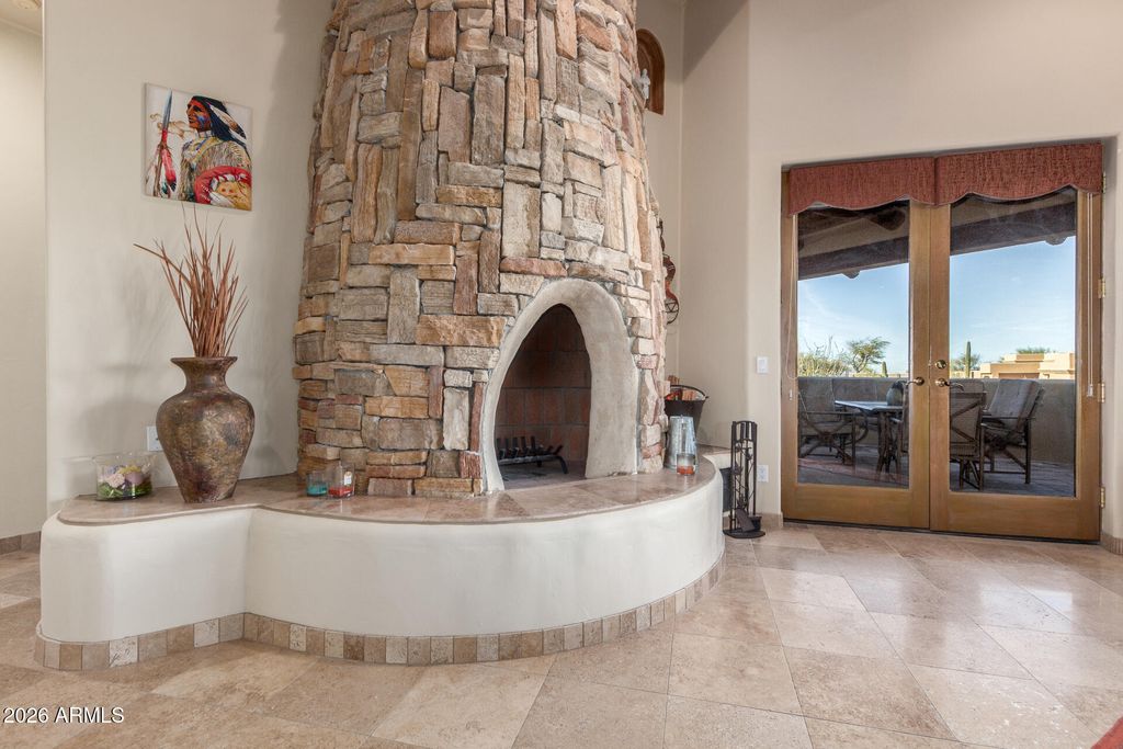 Image 14 of property listing at 24200 N ALMA SCHOOL Road 5, Scottsdale, AZ 85255