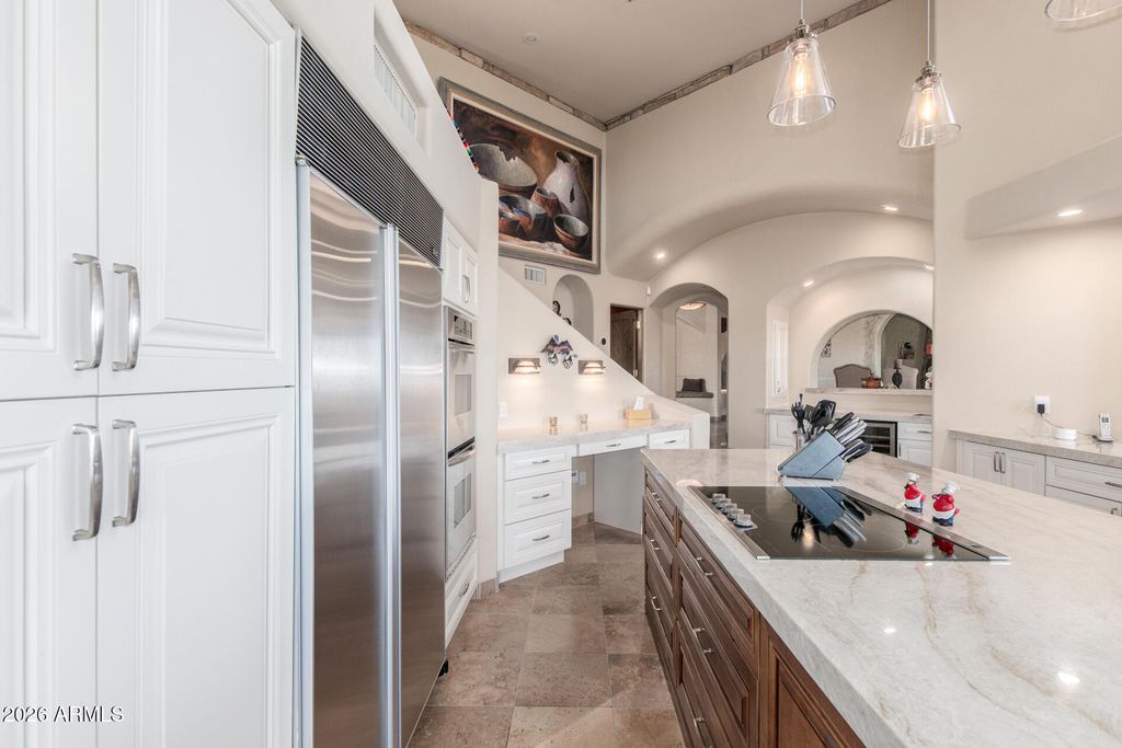 Image 17 of property listing at 24200 N ALMA SCHOOL Road 5, Scottsdale, AZ 85255