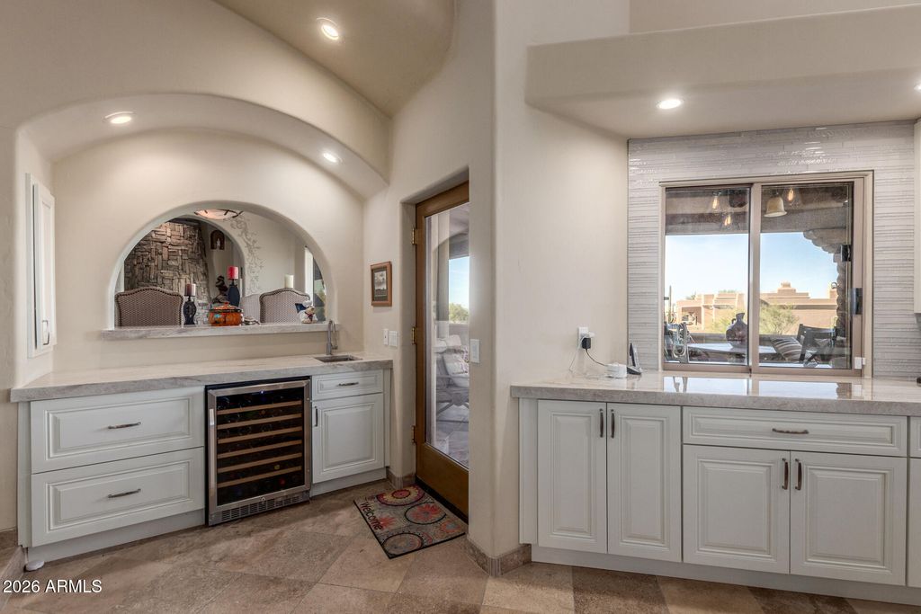 Image 20 of property listing at 24200 N ALMA SCHOOL Road 5, Scottsdale, AZ 85255