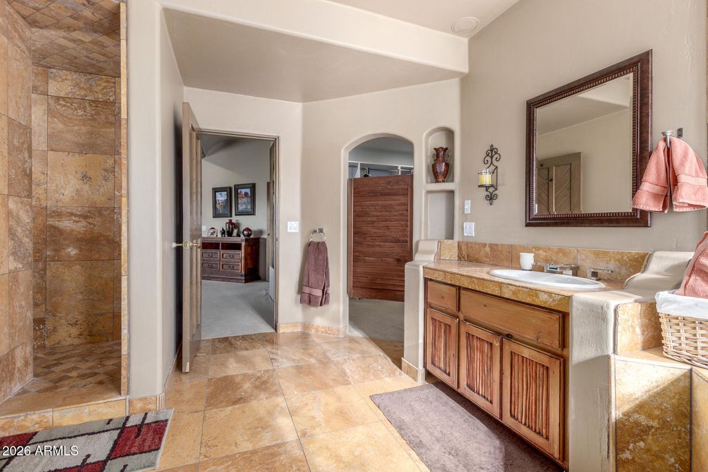 Image 32 of property listing at 24200 N ALMA SCHOOL Road 5, Scottsdale, AZ 85255