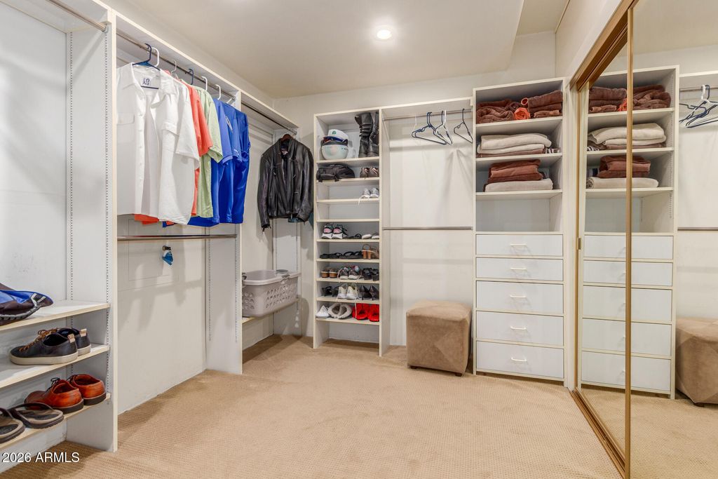 Image 33 of property listing at 24200 N ALMA SCHOOL Road 5, Scottsdale, AZ 85255