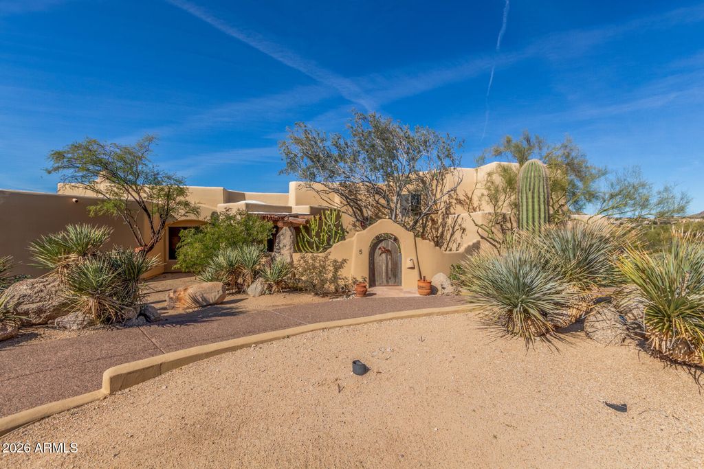 Image 4 of property listing at 24200 N ALMA SCHOOL Road 5, Scottsdale, AZ 85255