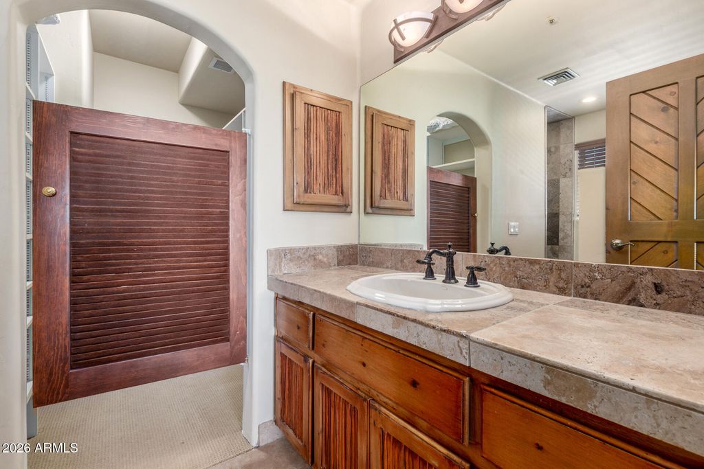 Image 44 of property listing at 24200 N ALMA SCHOOL Road 5, Scottsdale, AZ 85255