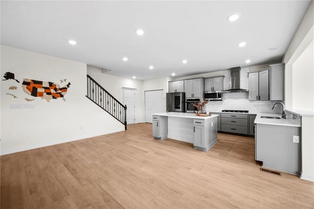 269 Lily Ridge Dr, North Strabane, PA 15317