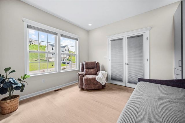 269 Lily Ridge Dr, North Strabane, PA 15317