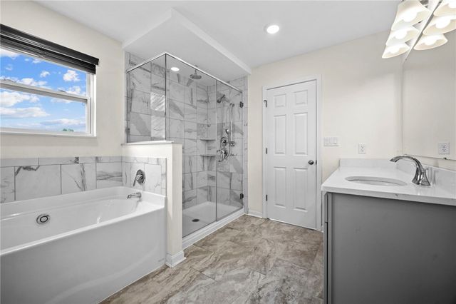269 Lily Ridge Dr, North Strabane, PA 15317