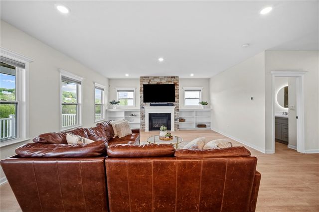 269 Lily Ridge Dr, North Strabane, PA 15317
