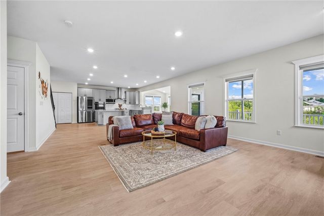 269 Lily Ridge Dr, North Strabane, PA 15317