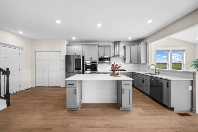 269 Lily Ridge Dr, North Strabane, PA 15317