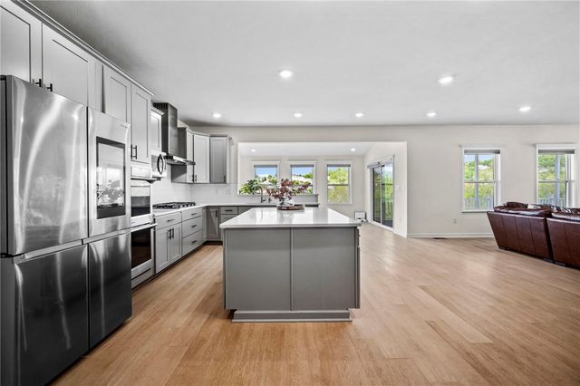 269 Lily Ridge Dr, North Strabane, PA 15317