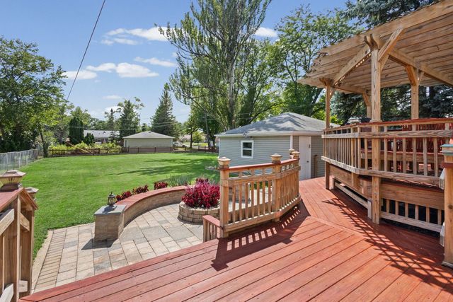 2011 E Touhy Avenue, Des Plaines, IL 60018