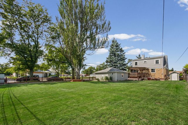2011 E Touhy Avenue, Des Plaines, IL 60018