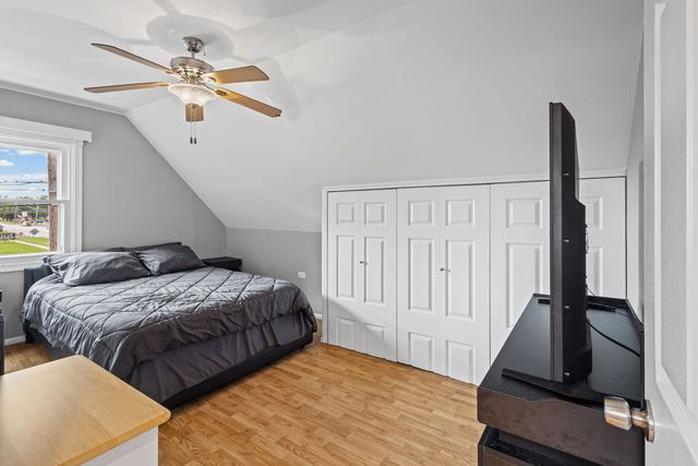 2011 E Touhy Avenue, Des Plaines, IL 60018