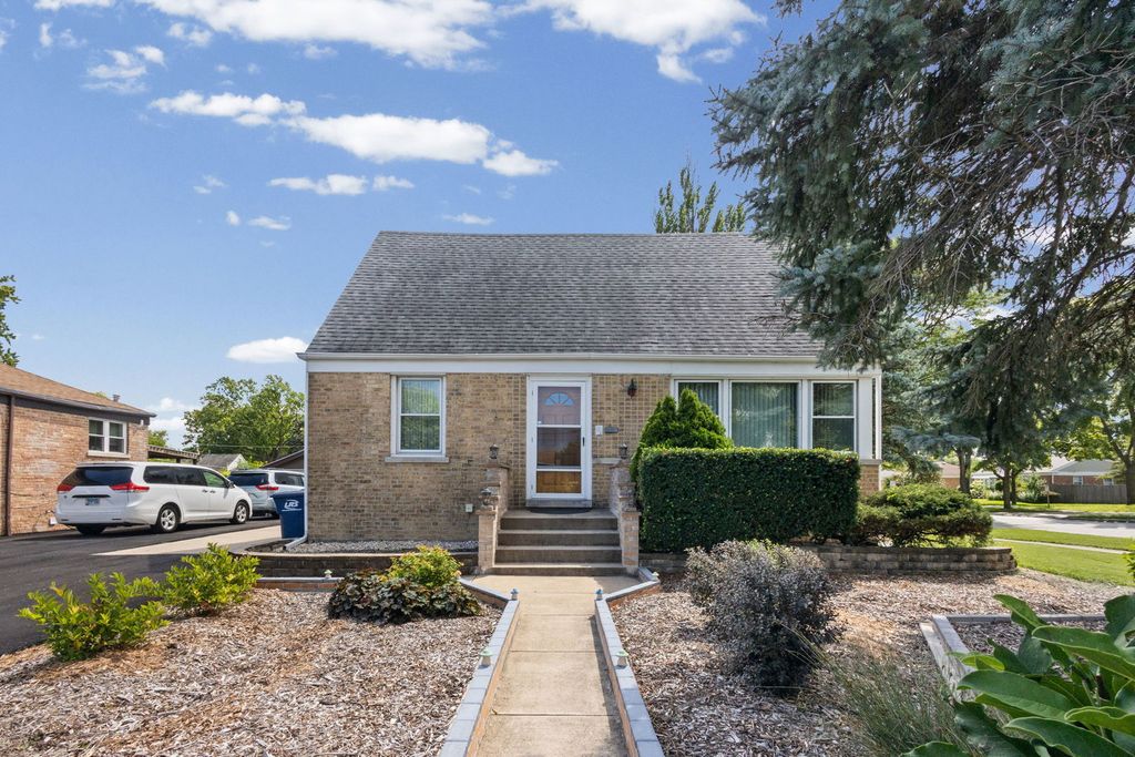 2011 E Touhy Avenue, Des Plaines, IL 60018