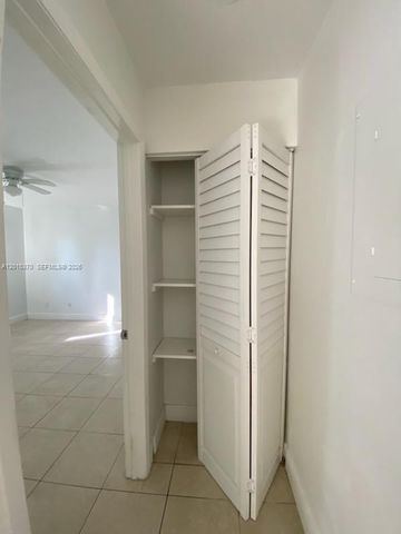 3441 NW 44th St 104, Oakland Park, FL 33309