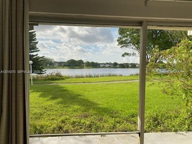 3441 NW 44th St 104, Oakland Park, FL 33309
