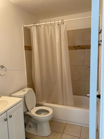 3441 NW 44th St 104, Oakland Park, FL 33309