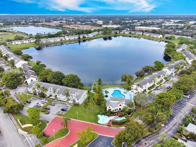 3441 NW 44th St 104, Oakland Park, FL 33309