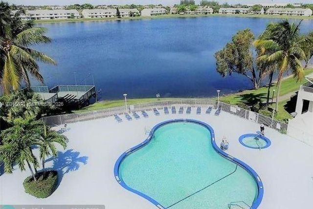 3441 NW 44th St 104, Oakland Park, FL 33309