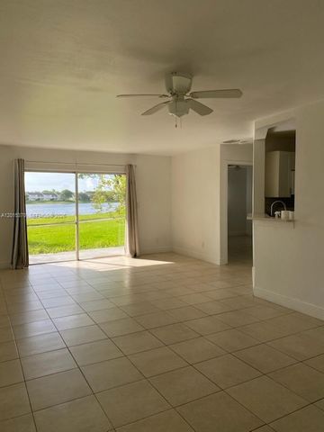3441 NW 44th St 104, Oakland Park, FL 33309