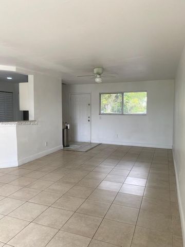 3441 NW 44th St 104, Oakland Park, FL 33309