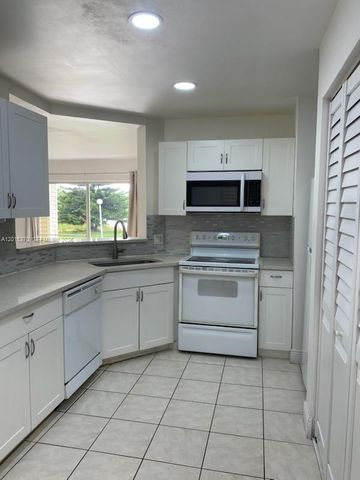3441 NW 44th St 104, Oakland Park, FL 33309