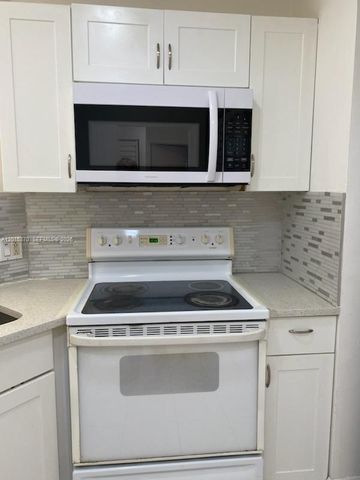 3441 NW 44th St 104, Oakland Park, FL 33309