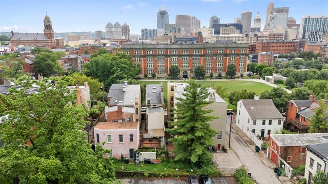 320 E Fourteenth Street, Cincinnati, OH 45202