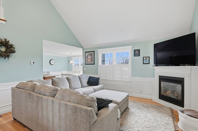 32 Edmonds Circle 32, Northbridge, MA 01588