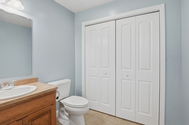 32 Edmonds Circle 32, Northbridge, MA 01588