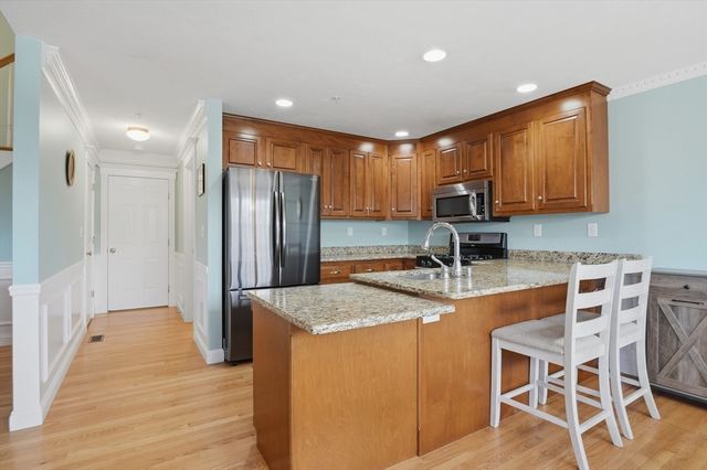 32 Edmonds Circle 32, Northbridge, MA 01588