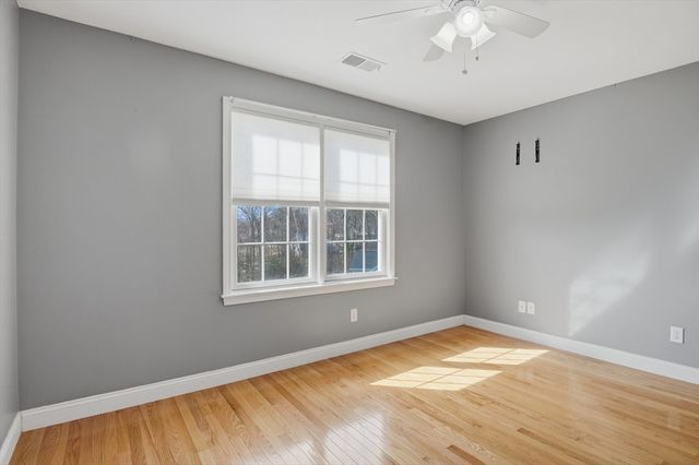 32 Edmonds Circle 32, Northbridge, MA 01588