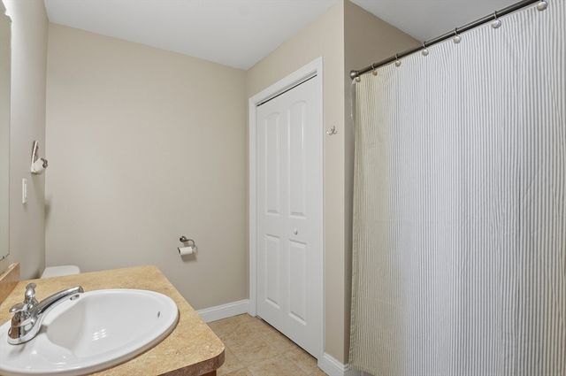32 Edmonds Circle 32, Northbridge, MA 01588