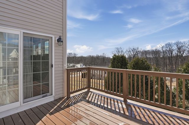 32 Edmonds Circle 32, Northbridge, MA 01588