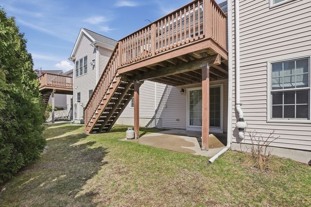 32 Edmonds Circle 32, Northbridge, MA 01588