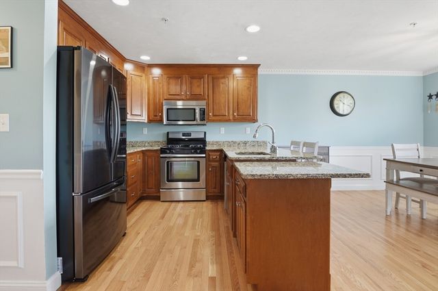 32 Edmonds Circle 32, Northbridge, MA 01588