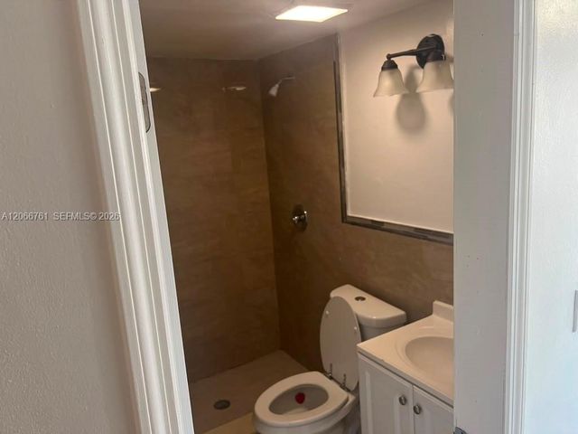 6841 Atlanta Street, Hollywood, FL 33024