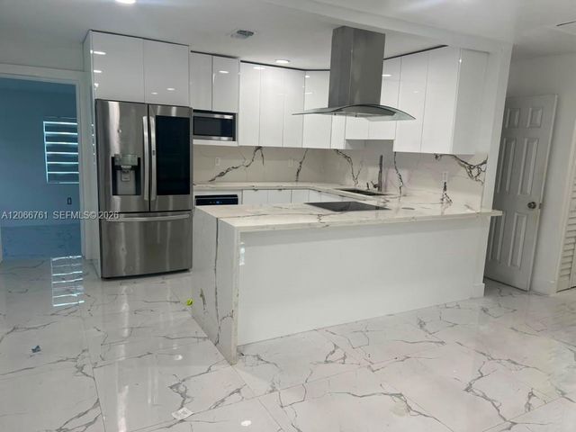 6841 Atlanta Street, Hollywood, FL 33024