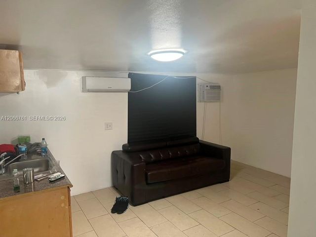 6841 Atlanta Street, Hollywood, FL 33024