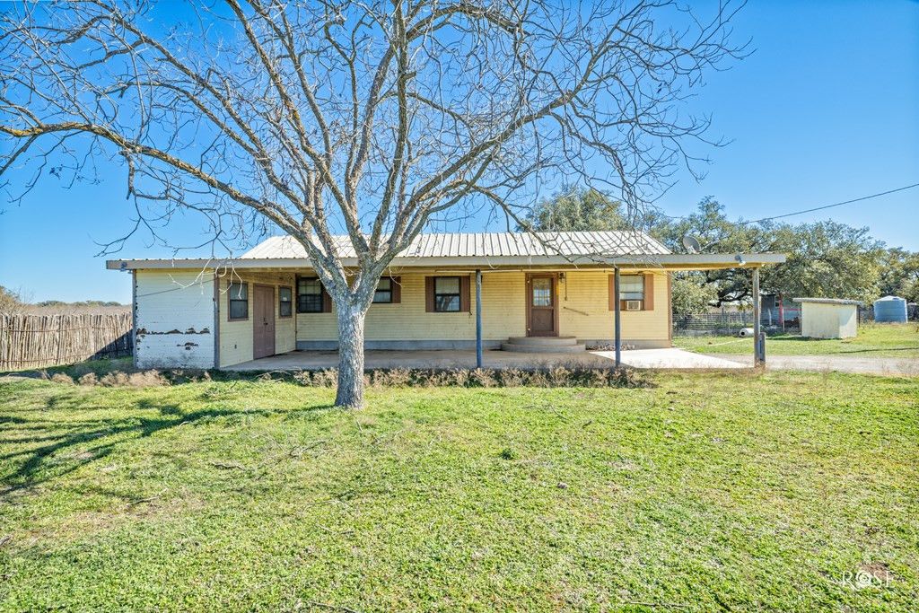 Image 13 of property listing at 6199 Ranch Rd 864, Sonora, TX 76950