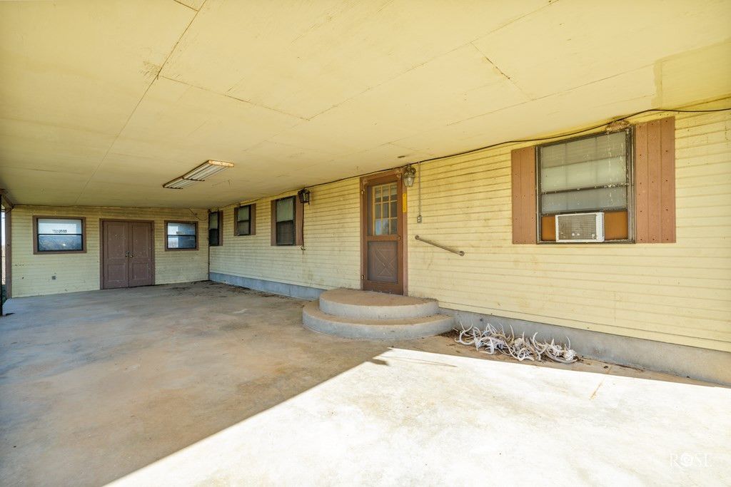 Image 14 of property listing at 6199 Ranch Rd 864, Sonora, TX 76950