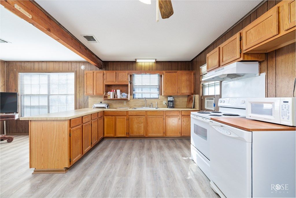 Image 15 of property listing at 6199 Ranch Rd 864, Sonora, TX 76950